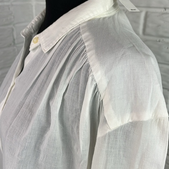 GAP OPTIC WHITE SEMI SHEER BUTTON DOWN BLOUSE PLEATS NWT SIZE XL - Picture 4 of 12